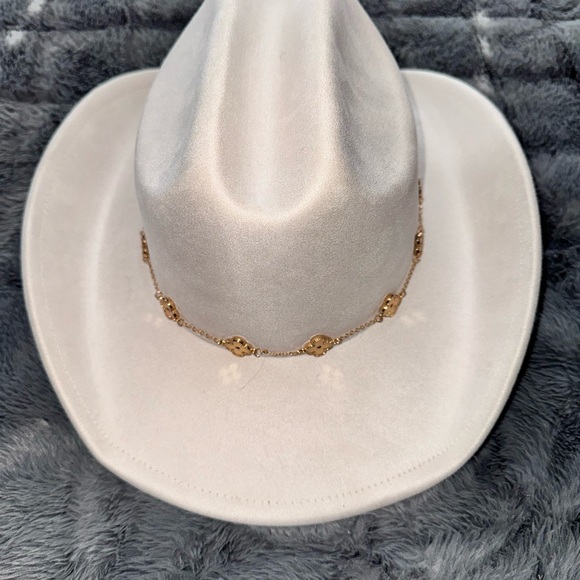 Cowboy Carter Hat with Gold Clover Accent🍀 - Picture 4 of 5
